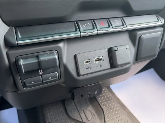 Used 2021 Chevrolet Silverado 2500 Custom w/ Custom Value Package image 15