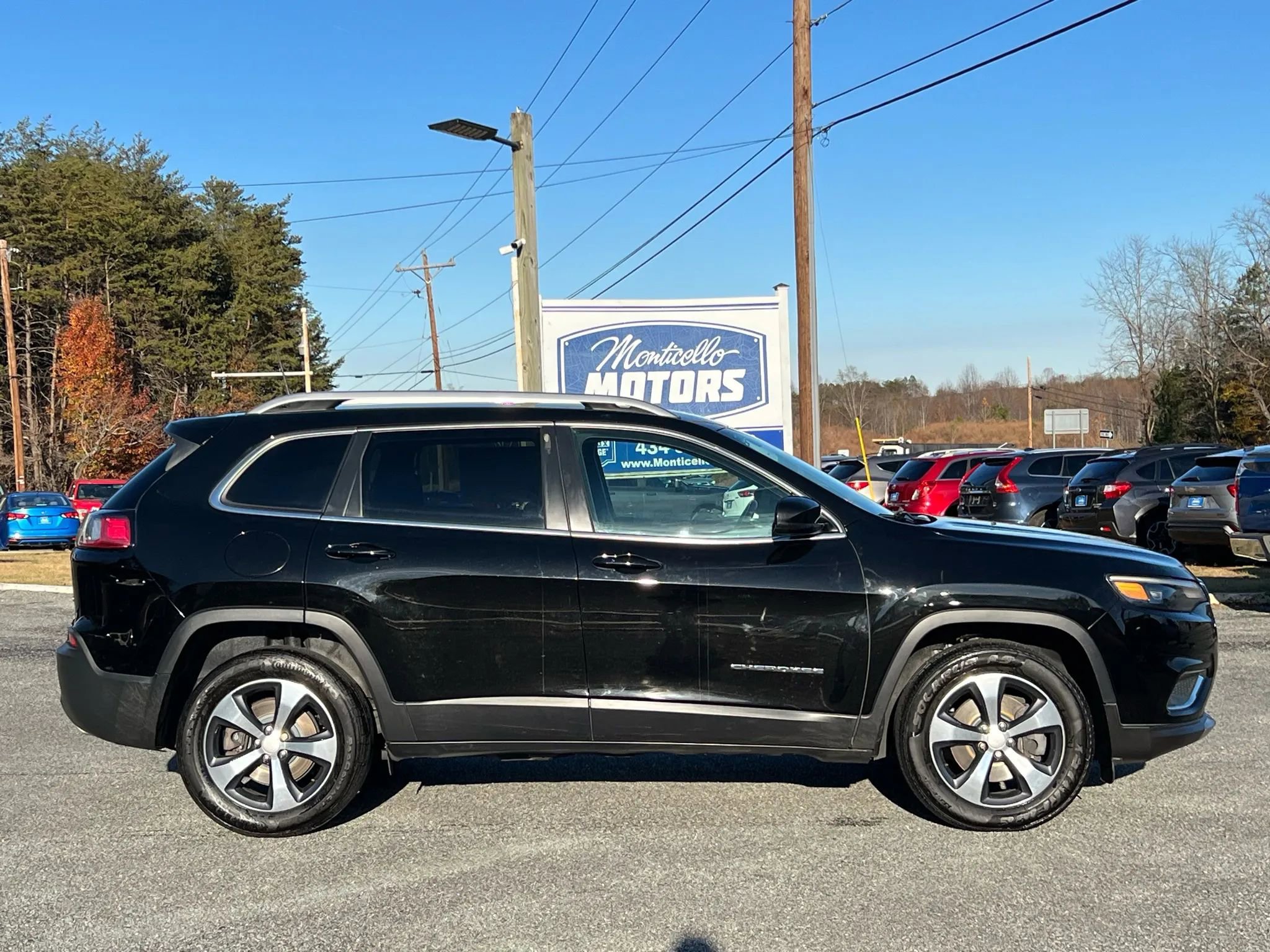 Used 2019 Jeep Cherokee Limited image 4