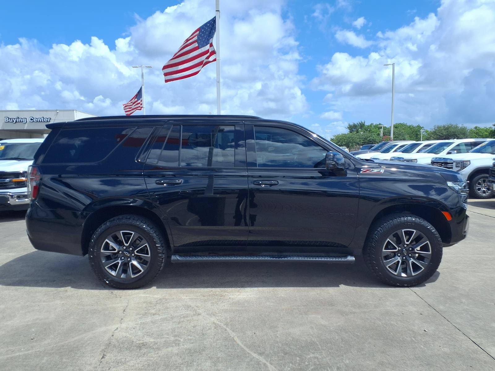 Used 2021 Chevrolet Tahoe Z71 w/ Z71 Off-Road Package AWD/4WD image 4