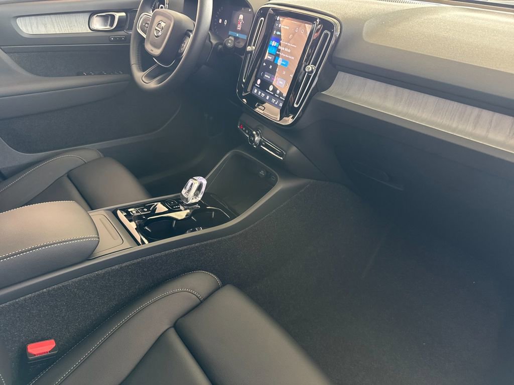 New 2026 Volvo XC40 B5 Ultra w/ Climate Package AWD/4WD image 15