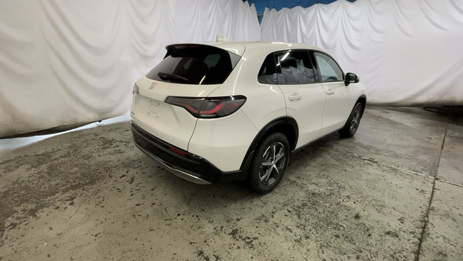 Certified 2025 Honda HR-V EX-L image 6