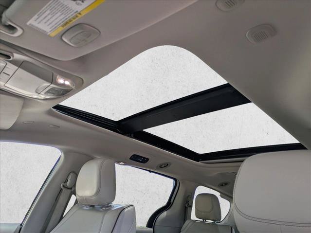 Used 2020 Chrysler Pacifica Limited FWD image 17