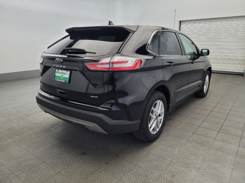 Used 2024 Ford Edge SEL image 9