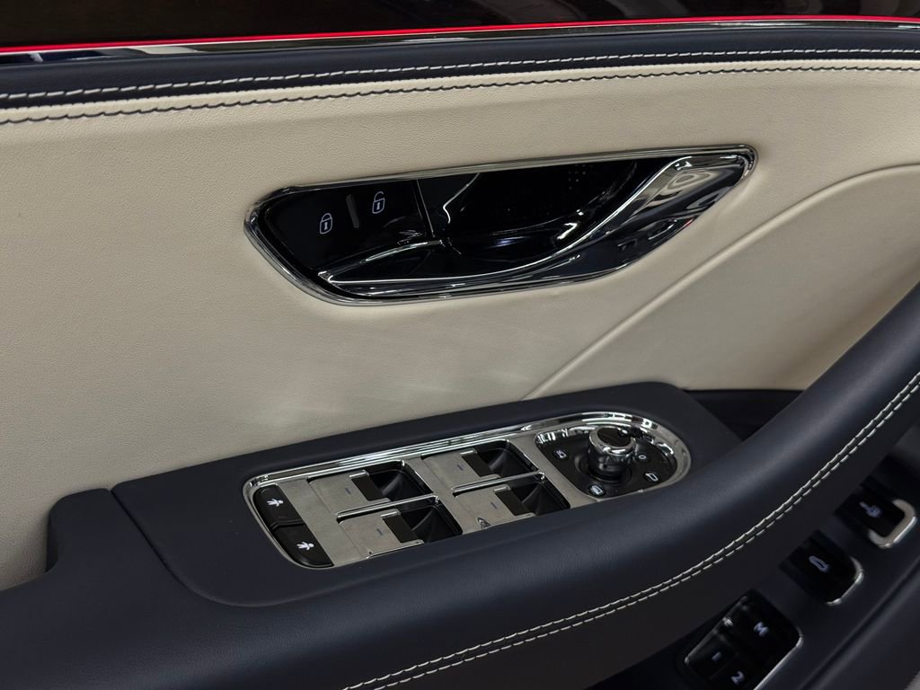 Used 2022 Bentley Flying Spur Plug-In Hybrid image 77