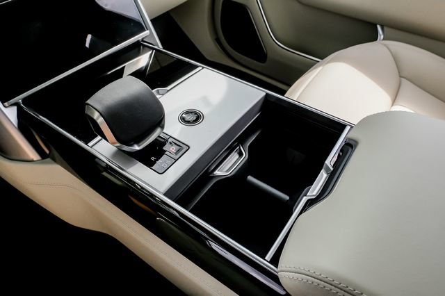 New 2026 Land Rover Range Rover Long Wheelbase Autobiography AWD/4WD image 32
