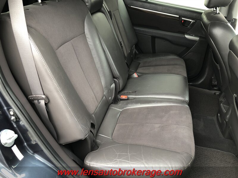 Used 2010 Hyundai Santa Fe SE FWD image 20