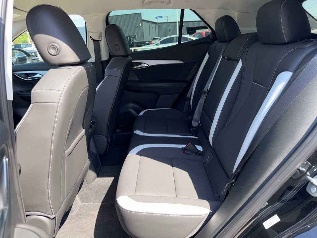 Certified 2025 Buick Envision Sport Touring image 28