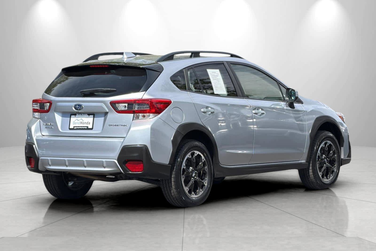 Used 2022 Subaru Crosstrek 2.0i Premium AWD/4WD image 2