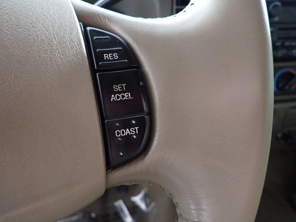 Used 2003 Ford F250 XL AWD/4WD image 4