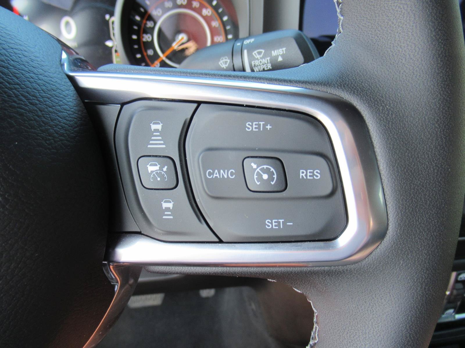 Used 2025 Jeep Wrangler Unlimited Sahara AWD/4WD image 24
