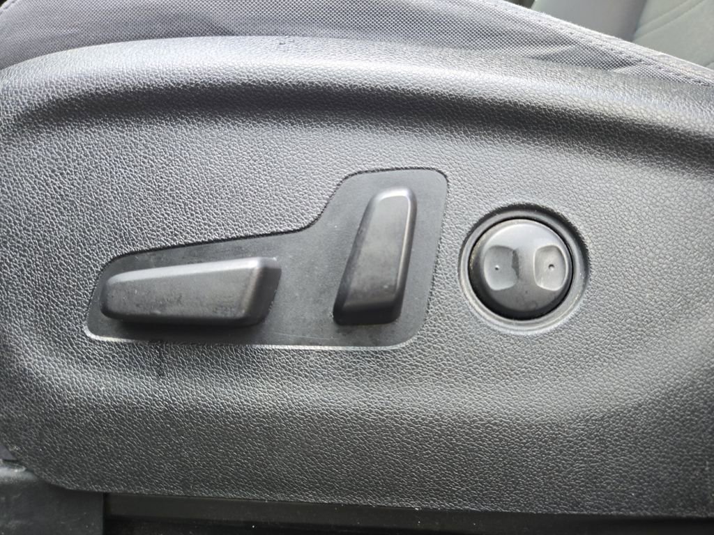 Certified 2019 Kia Sorento LX w/ LX Convenience Package image 34