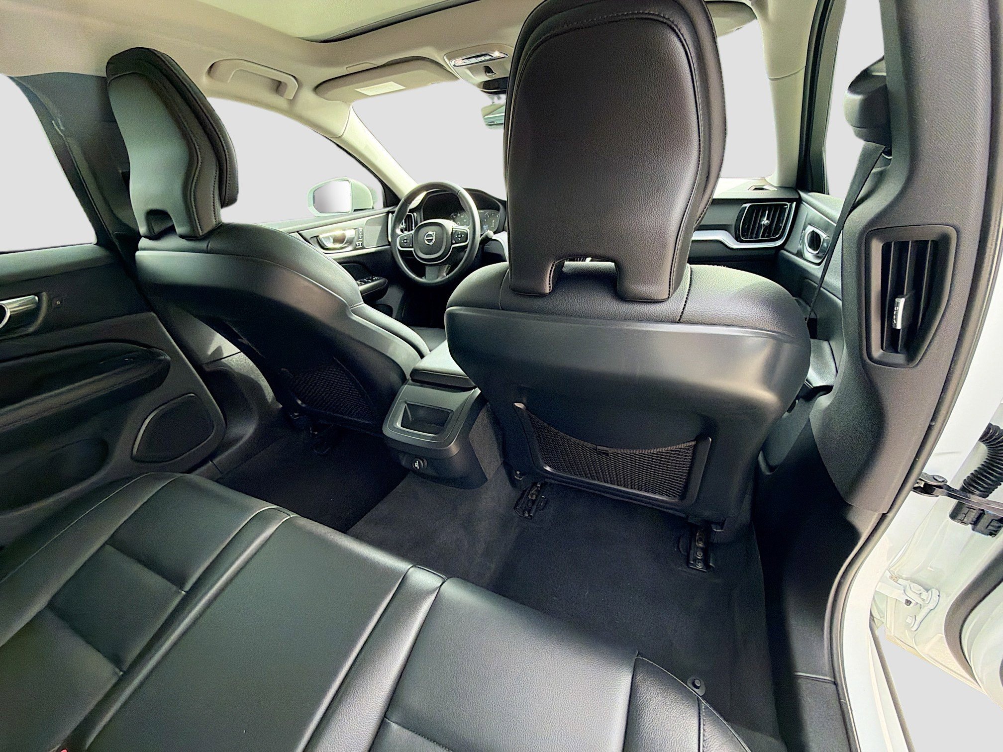 Used 2020 Volvo S60 T5 Momentum image 28