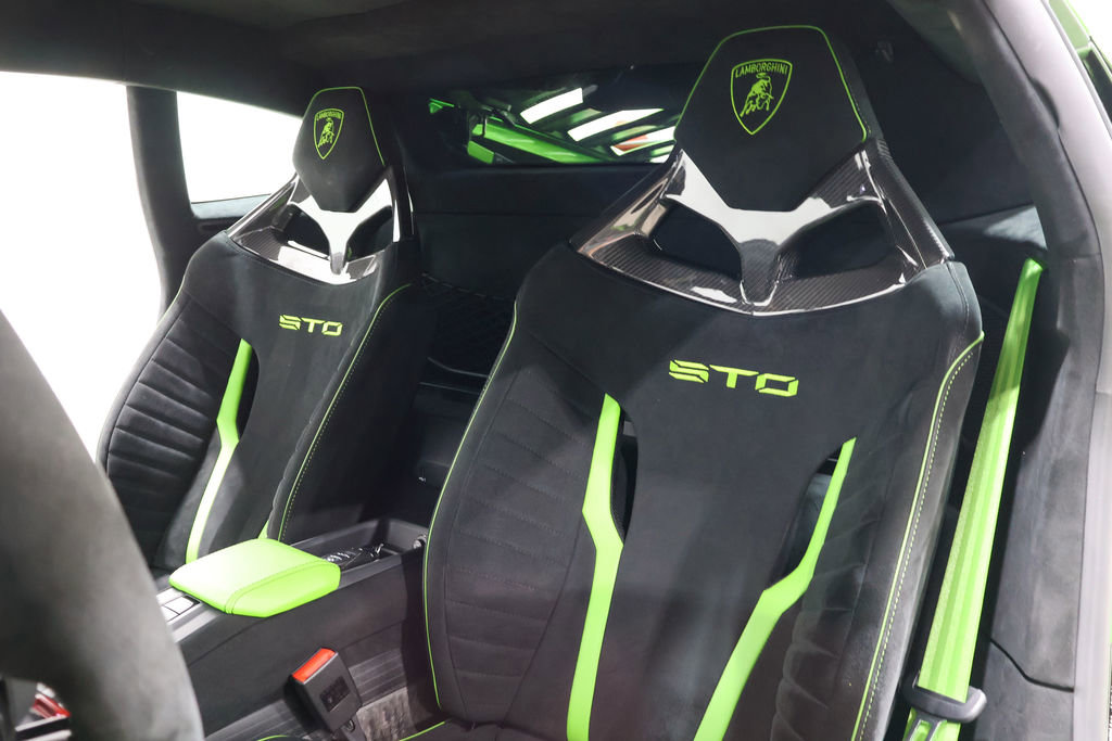Used 2022 Lamborghini Huracan STO image 24
