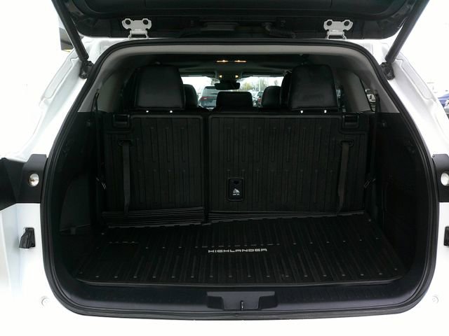 Used 2023 Toyota Highlander XLE image 30