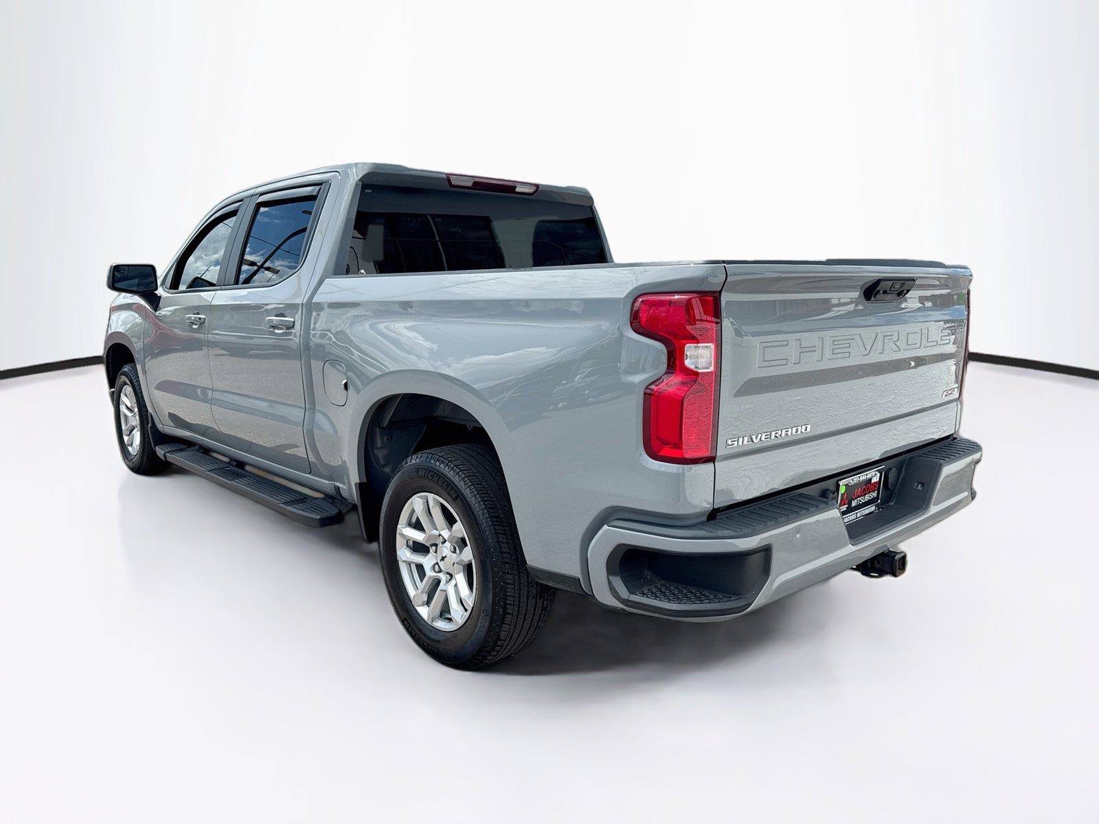 Used 2024 Chevrolet Silverado 1500 RST RWD image 3