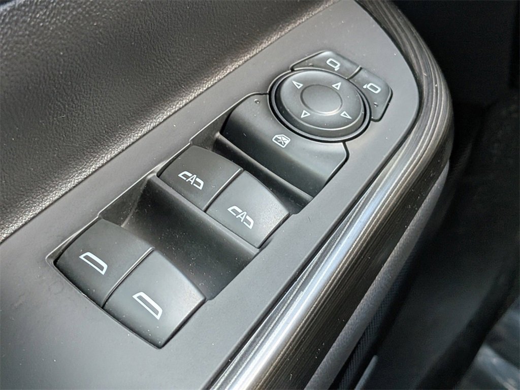 Used 2023 GMC Acadia SLT image 25