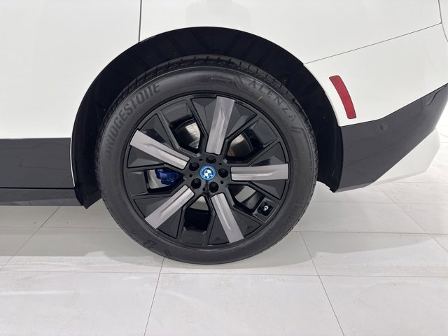 Used 2025 BMW iX xDrive50 w/ Sport Package image 46