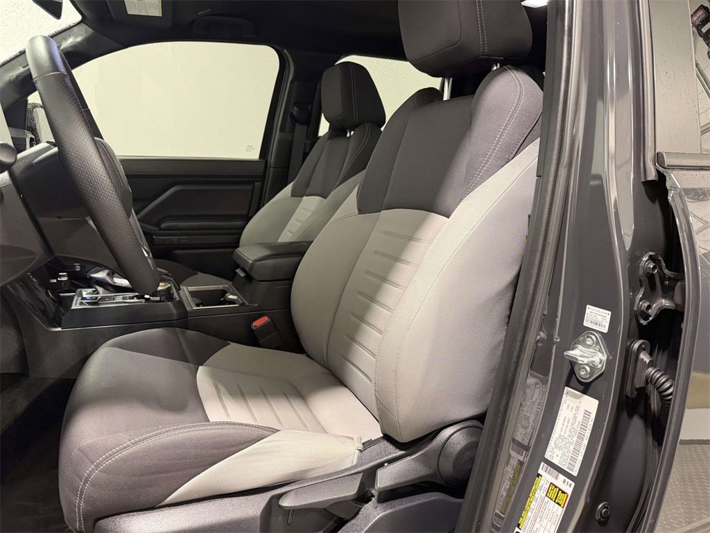 Used 2025 Toyota Tacoma TRD Sport image 15