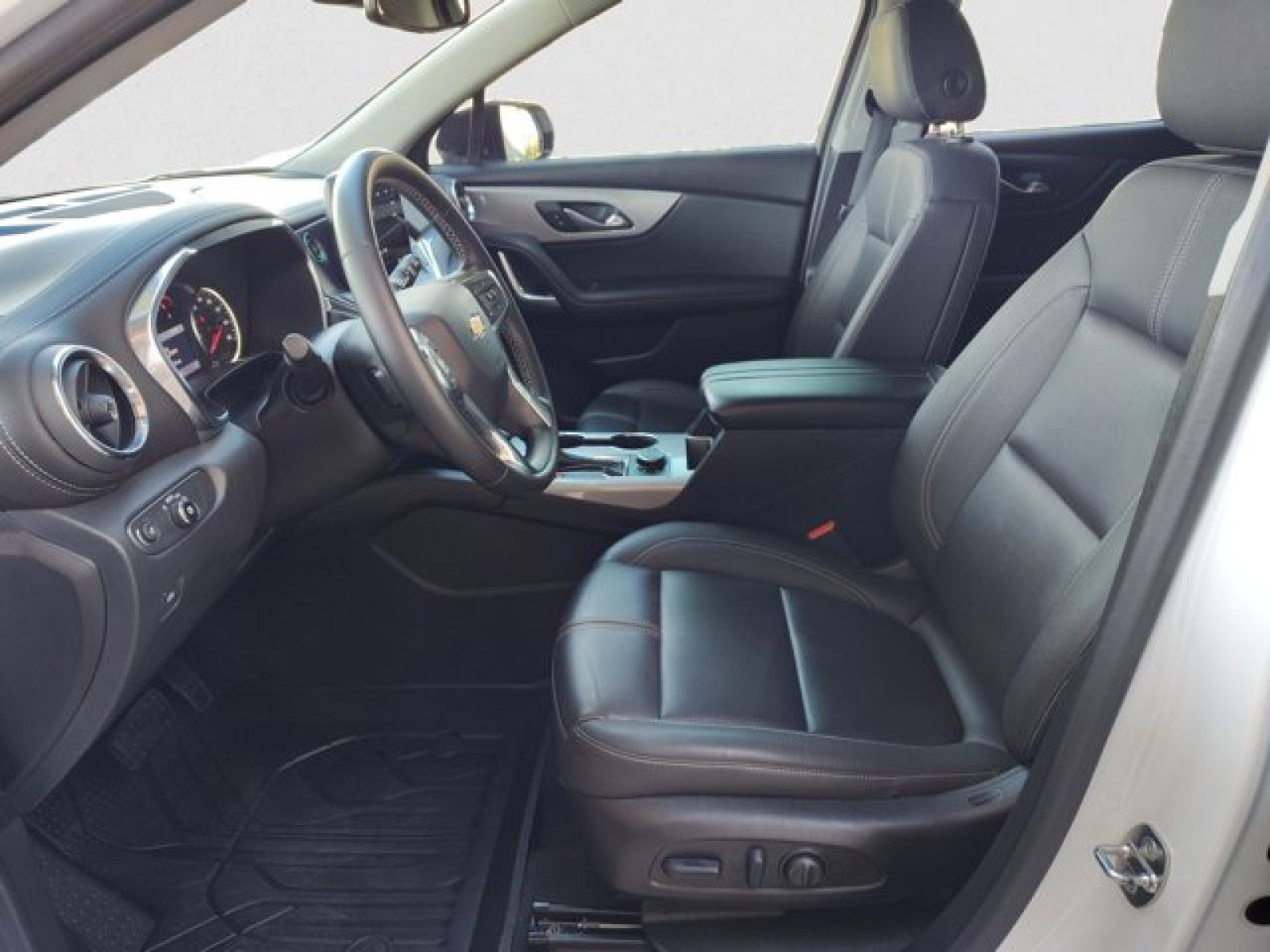 Used 2023 Chevrolet Blazer LT image 11