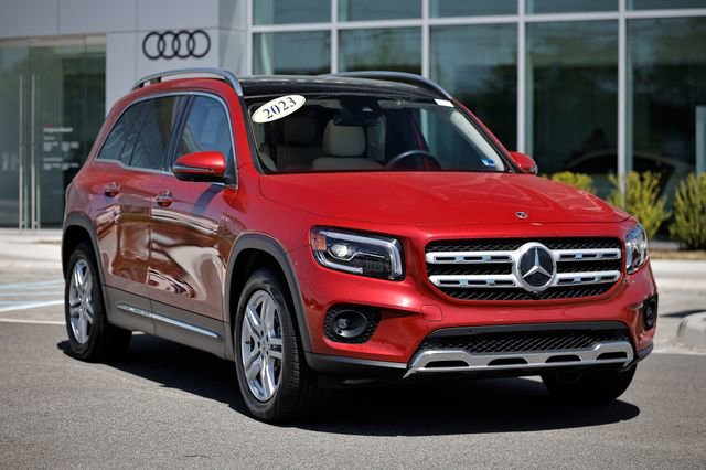 Used 2023 Mercedes-Benz GLB 250 4MATIC image 2
