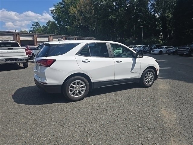 Certified 2024 Chevrolet Equinox LS w/ LS Convenience Package image 4