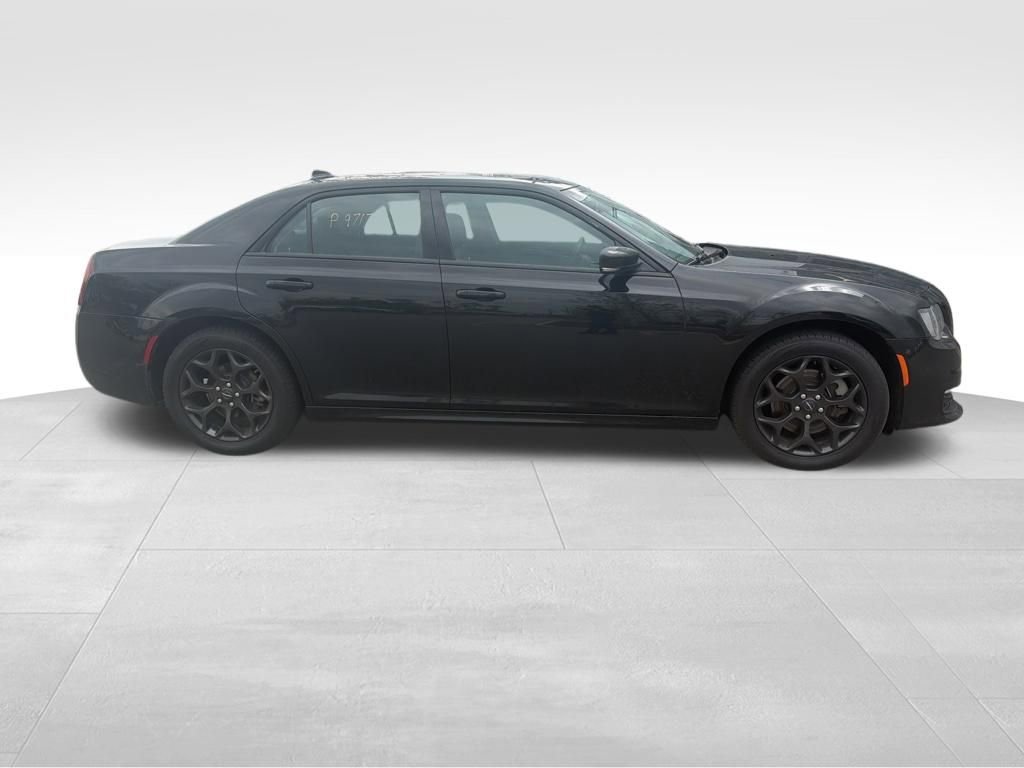 Used 2023 Chrysler 300 Touring L w/ Popular Equipment Group image 4