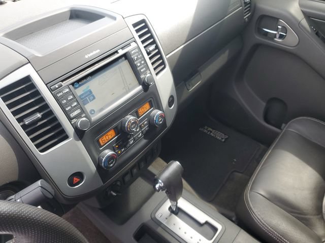 Used 2014 Nissan Frontier PRO-4X w/ Pro-4x Luxury Package AWD/4WD image 19