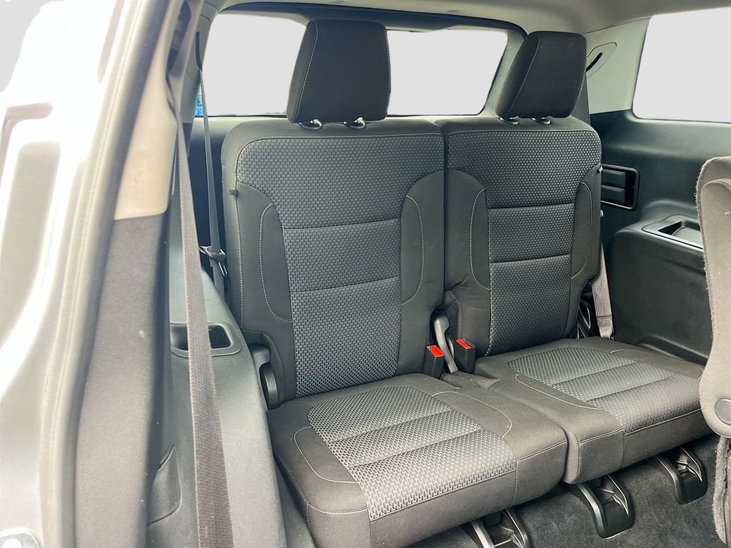 Used 2023 GMC Acadia SLE FWD image 25