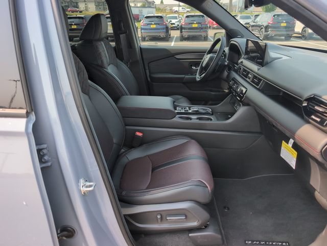 Used 2026 Honda Pilot Black Edition image 10