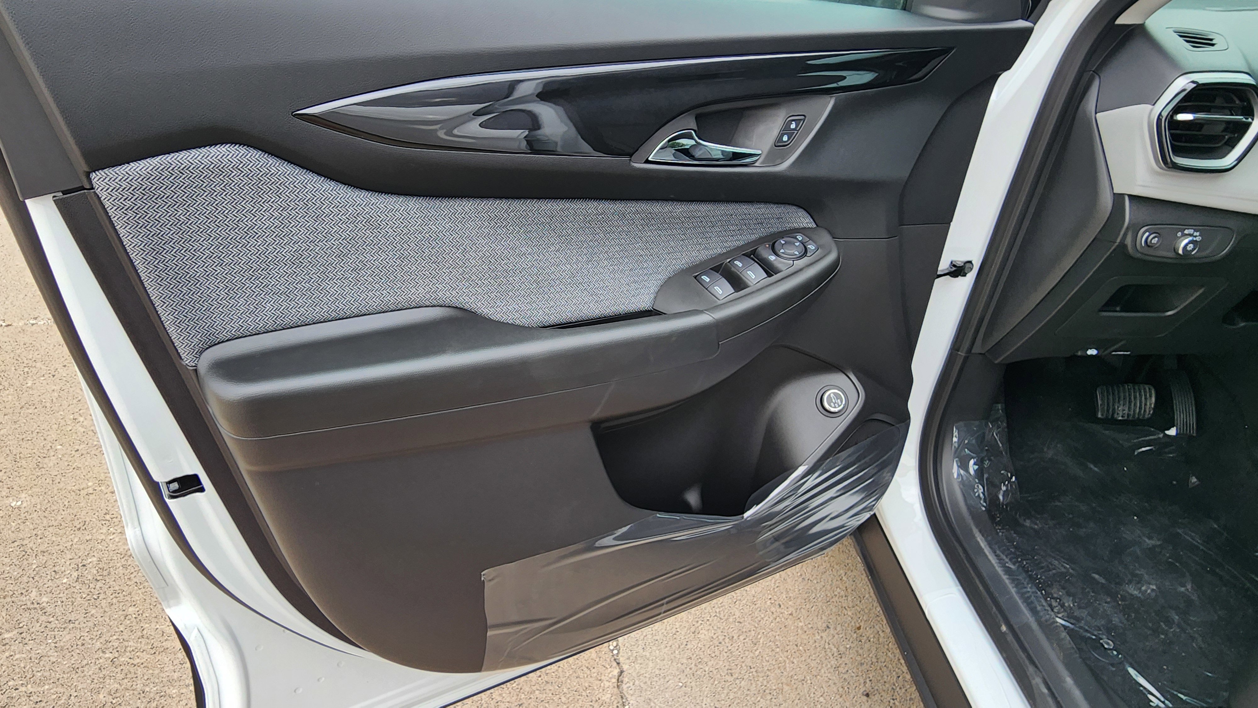 New 2026 Chevrolet TrailBlazer LT w/ Convenience Package image 11