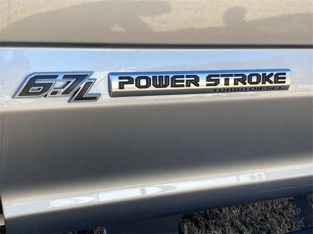 Used 2022 Ford F250 Lariat w/ Black Appearance Package image 12
