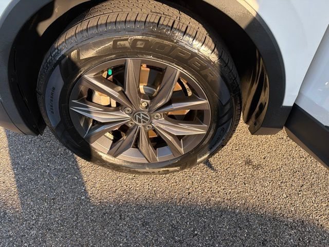 Certified 2022 Volkswagen Tiguan SE AWD/4WD image 27