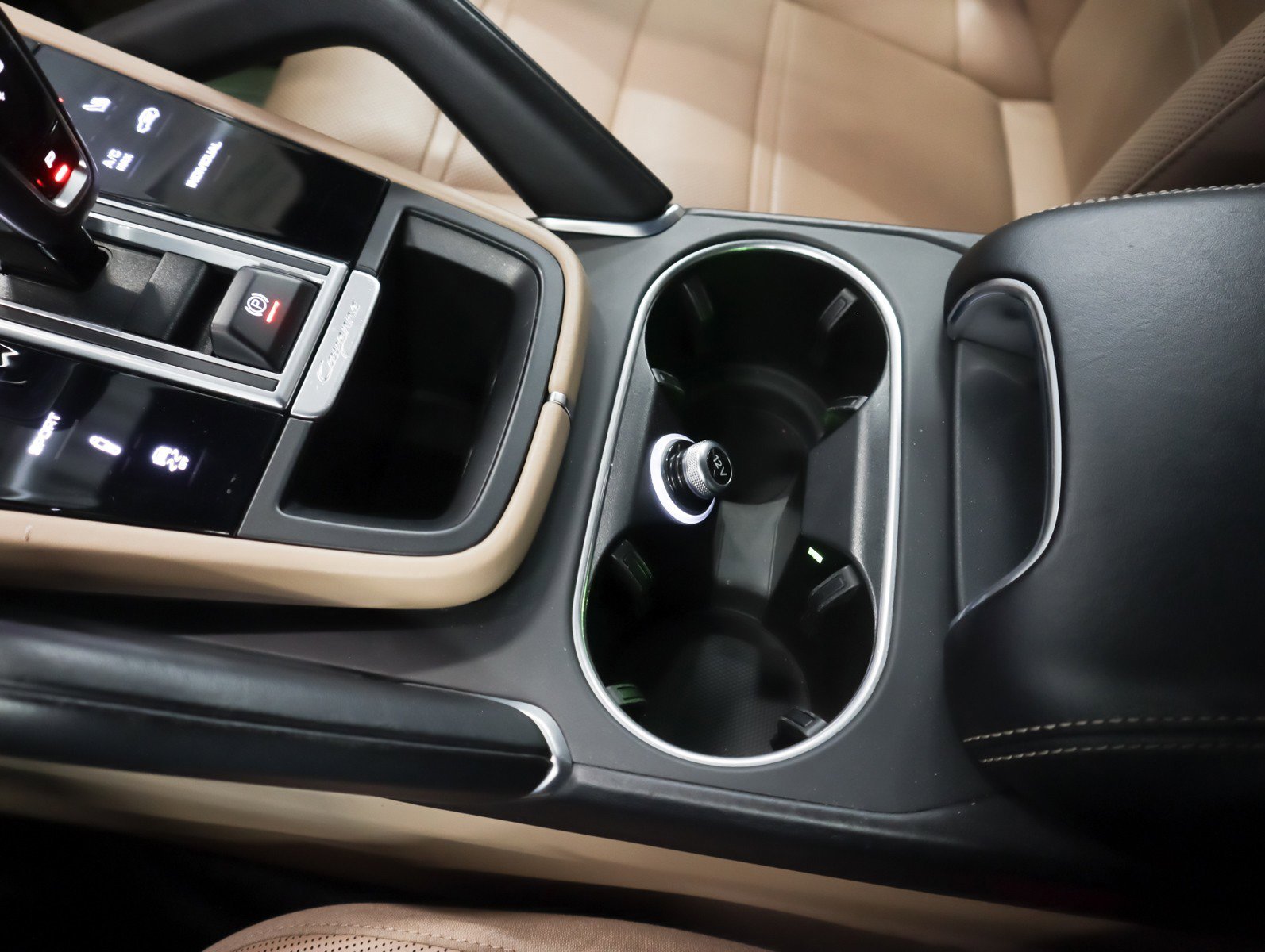 Certified 2022 Porsche Cayenne Turbo image 16