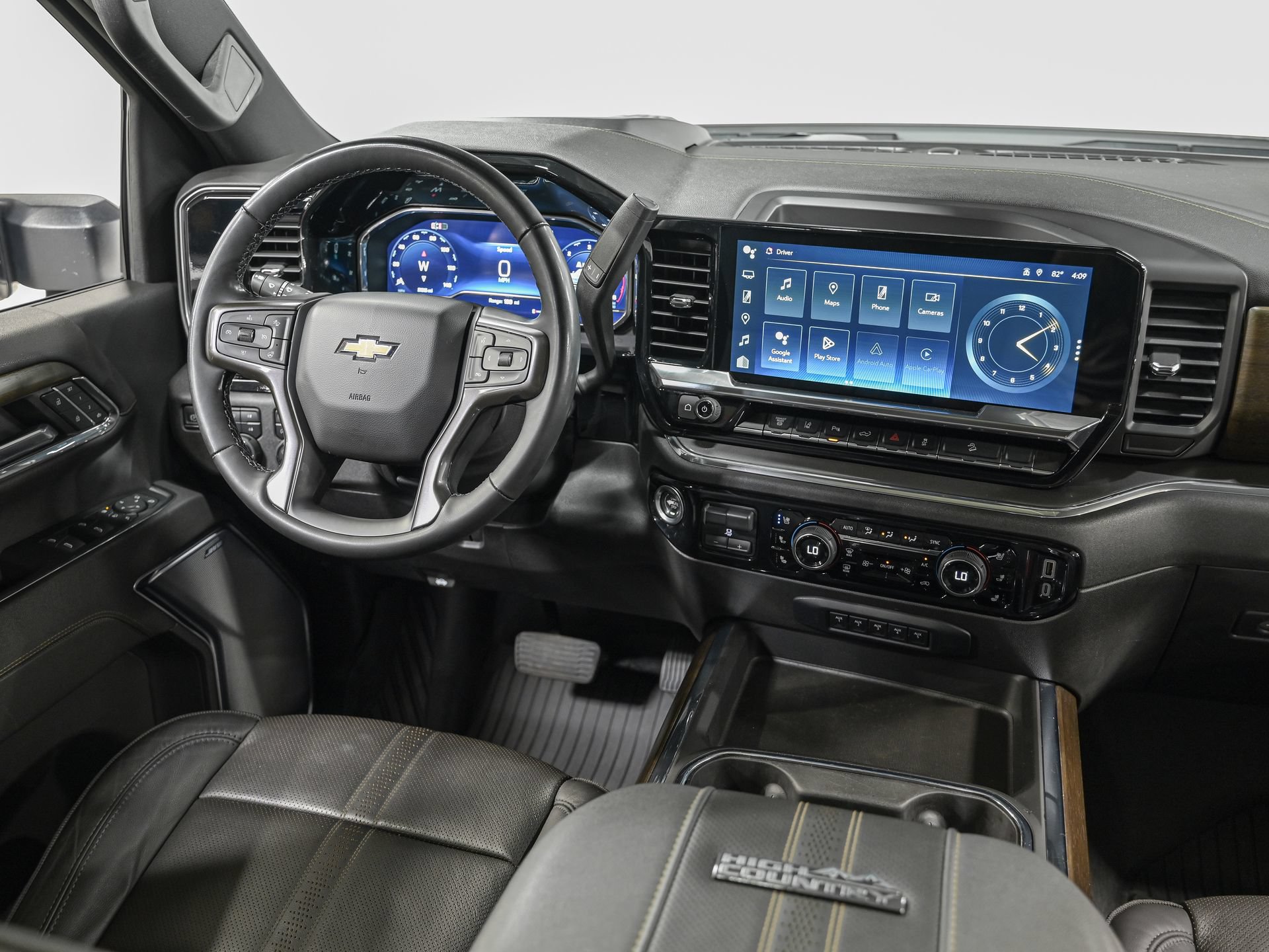 Used 2024 Chevrolet Silverado 2500 High Country w/ High Country Premium Package AWD/4WD image 29