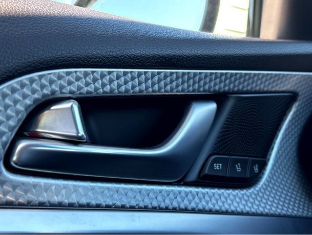 Used 2023 Genesis G70 2.0T w/ Sport Prestige Package AWD/4WD image 32