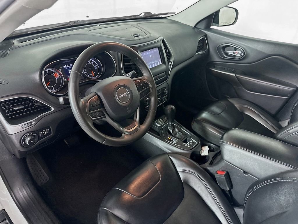 Used 2020 Jeep Cherokee Latitude Plus image 30