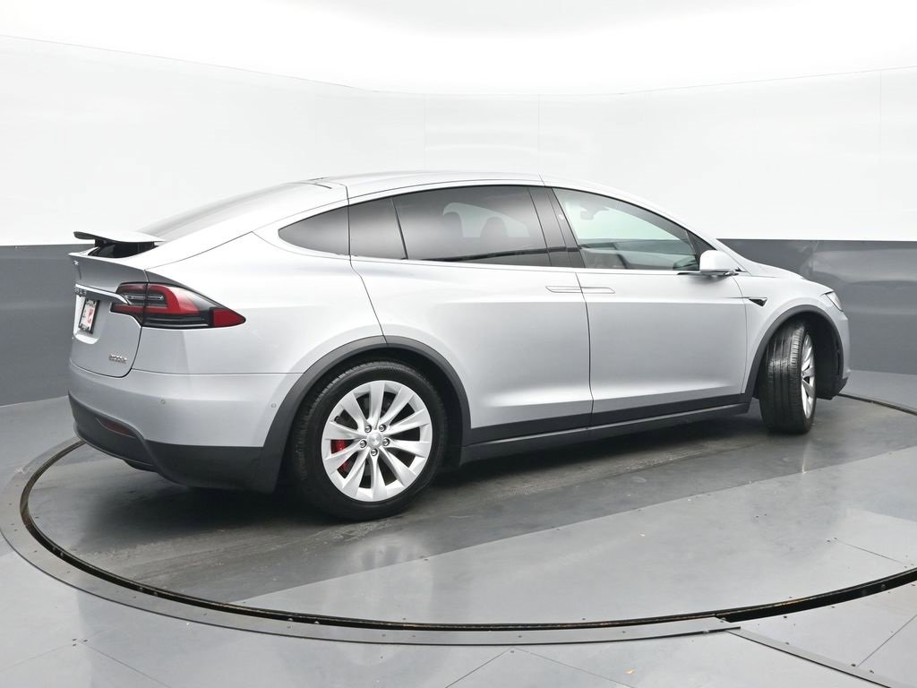 Used 2018 Tesla Model X P100D image 3