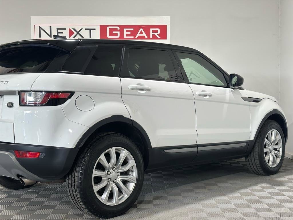 Used 2018 Land Rover Range Rover Evoque SE image 9