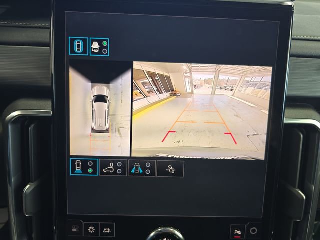 Used 2025 GMC Acadia Elevation AWD/4WD image 16
