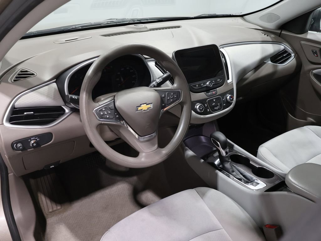 Used 2023 Chevrolet Malibu LS image 16