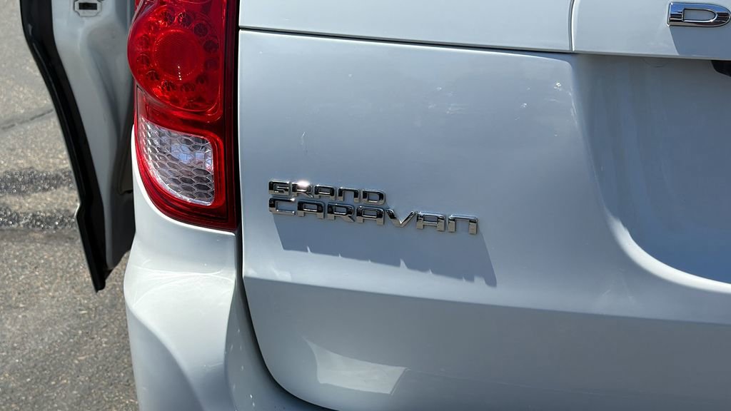 Used 2017 Dodge Grand Caravan SXT FWD image 12