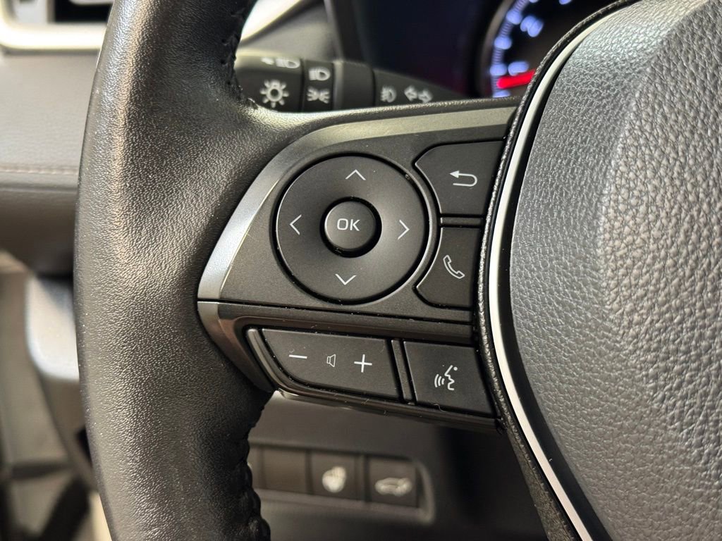 Used 2020 Toyota RAV4 XLE w/ Convenience Package image 32