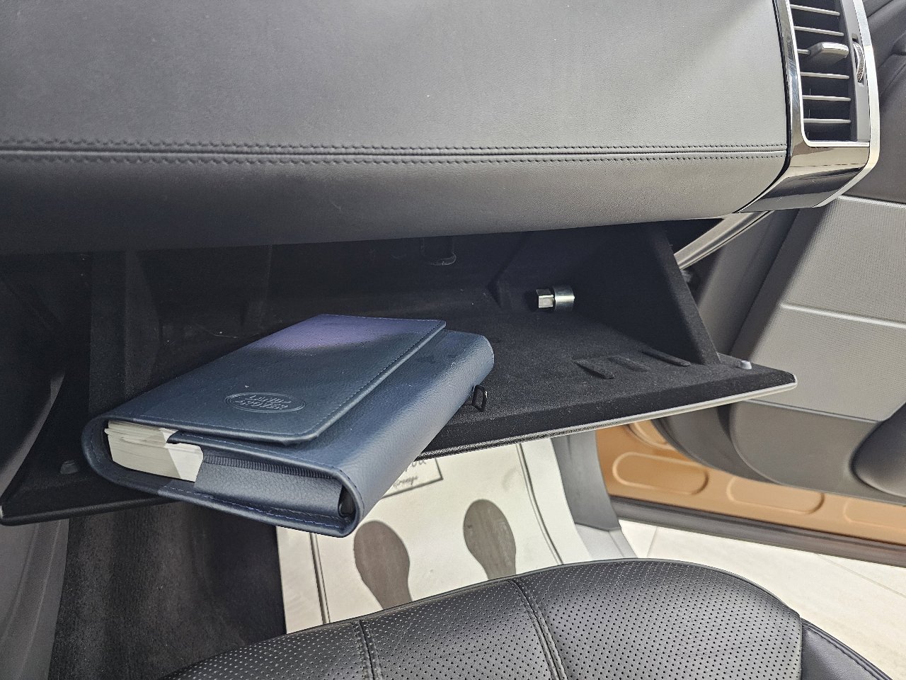 Used 2017 Land Rover Range Rover Sport HSE Dynamic image 39