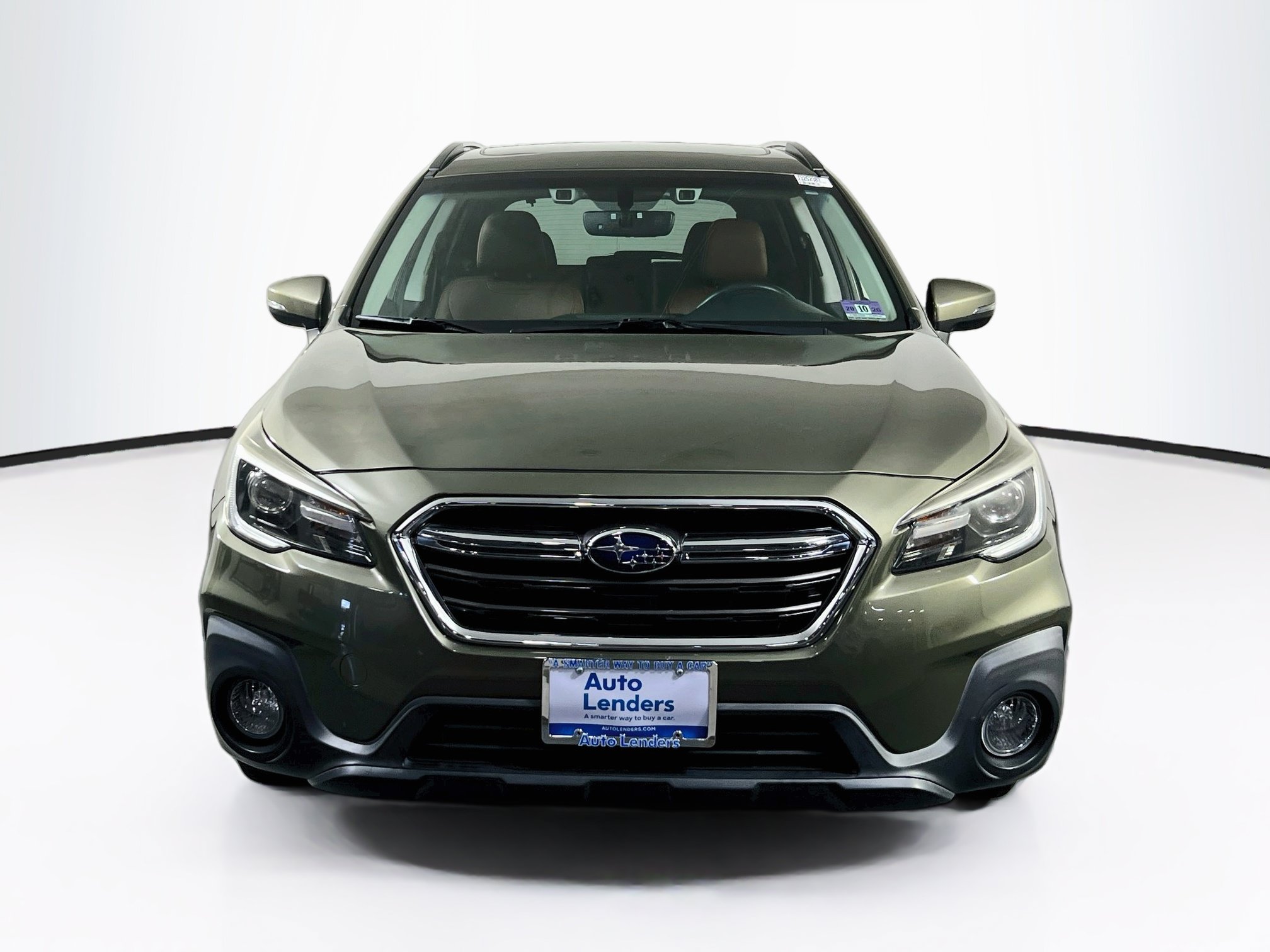 Used 2018 Subaru Outback 2.5i Touring AWD/4WD image 2