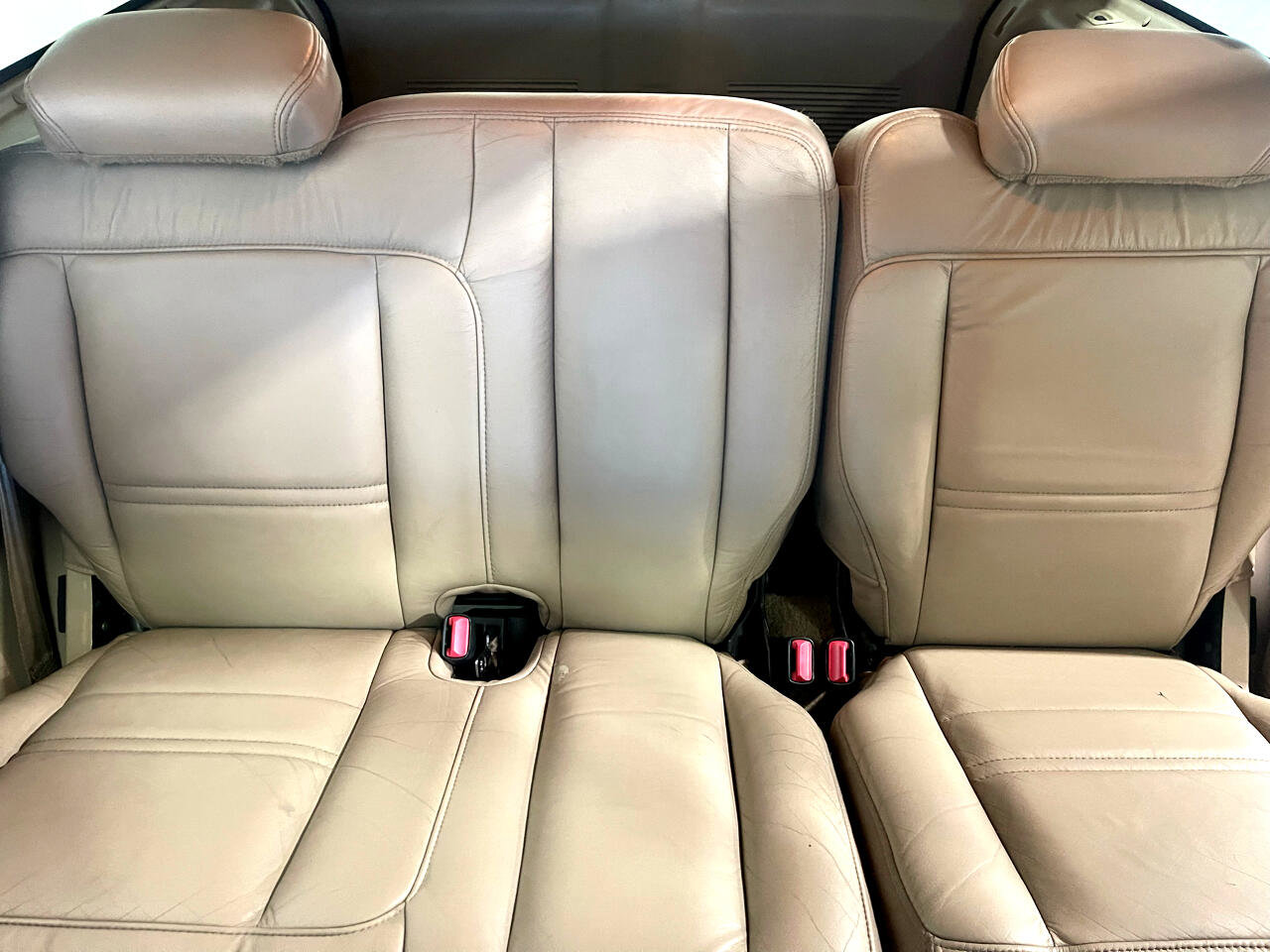 Used 2000 Ford Explorer Eddie Bauer image 26