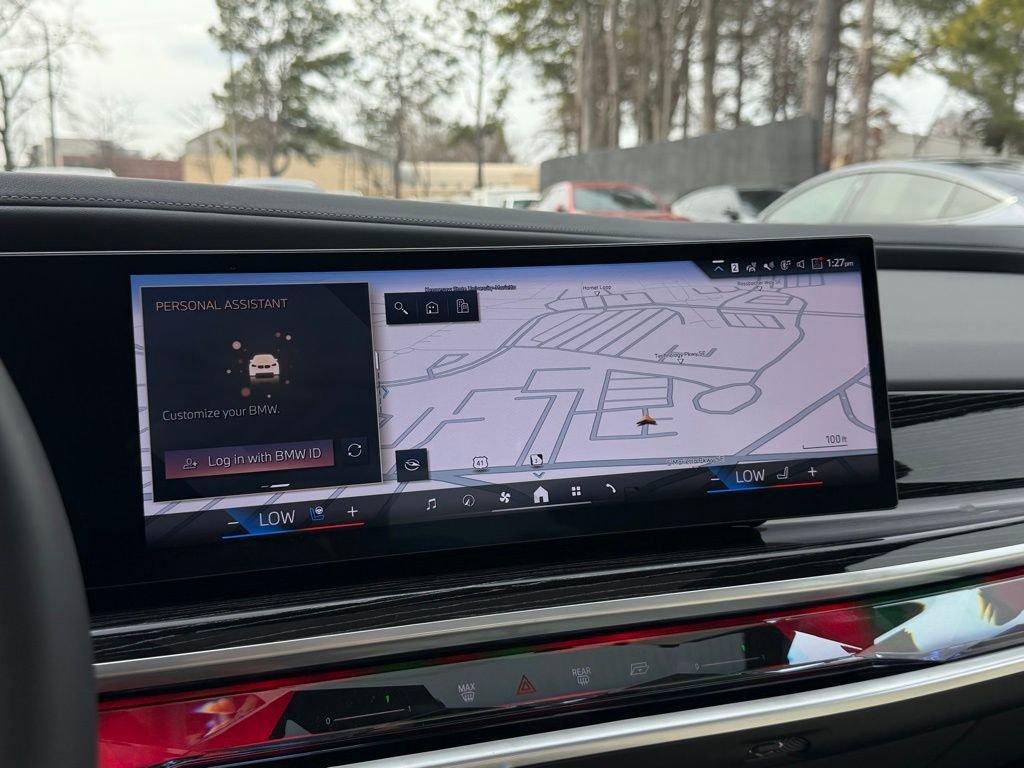 Used 2025 BMW 750e xDrive image 18