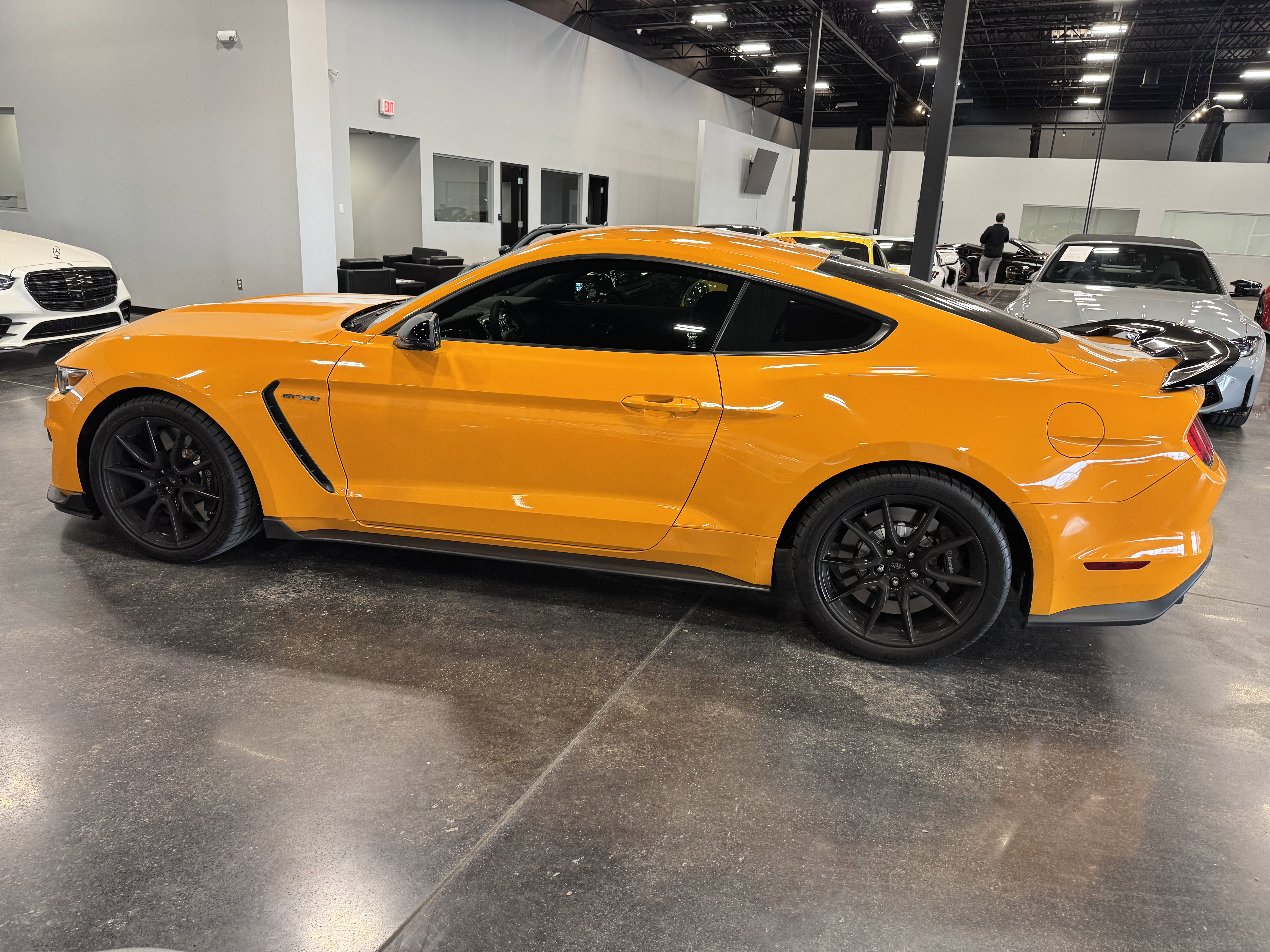 Used 2019 Ford Mustang Shelby GT350 w/ Technology Package RWD image 21