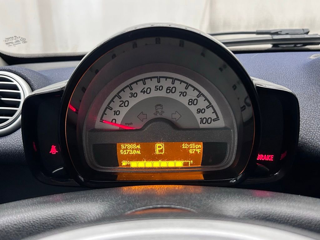 Used 2013 smart fortwo Coupe image 18