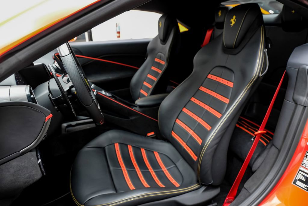 Used 2024 Ferrari Roma Spider RWD image 33