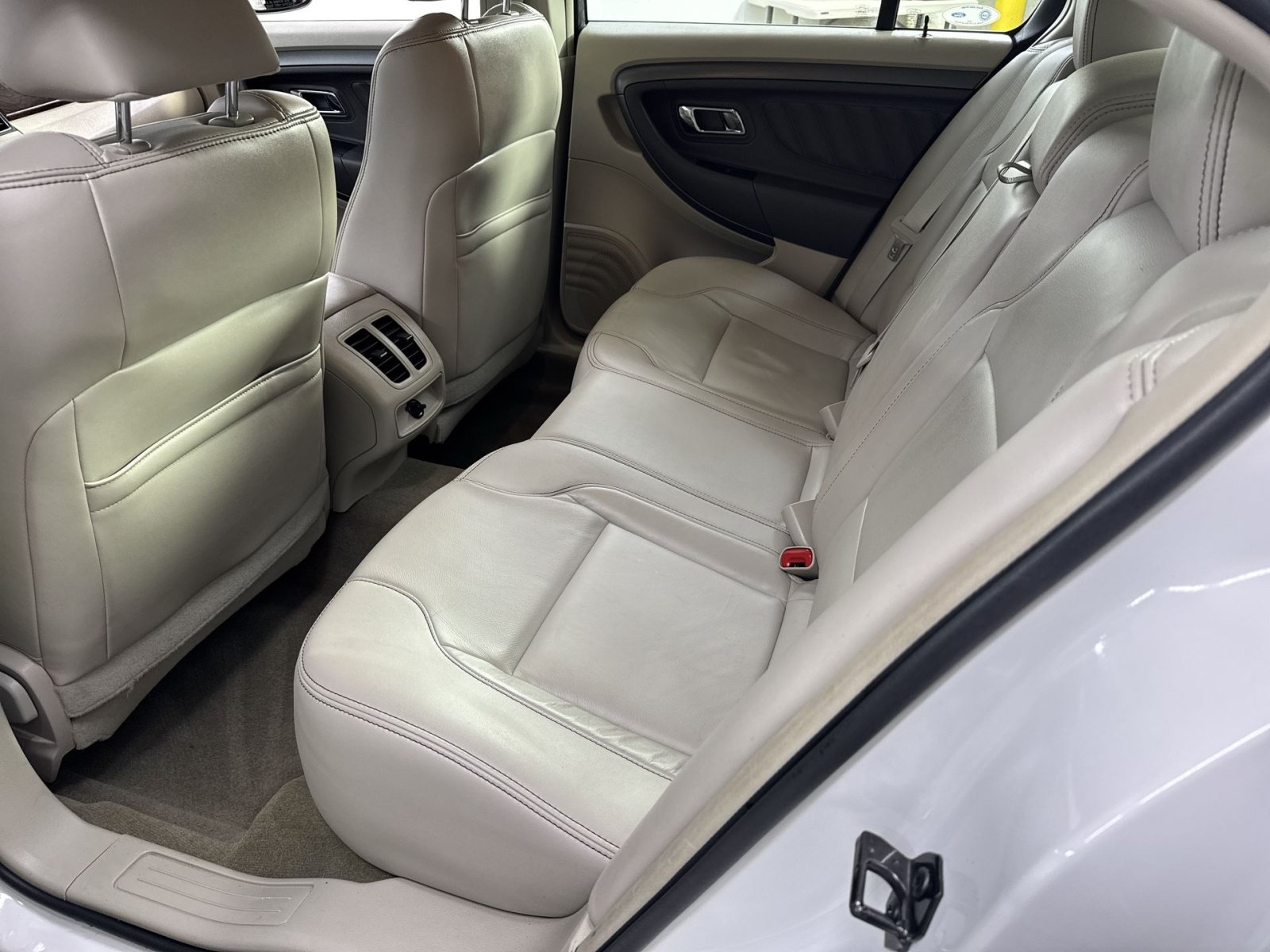 Used 2012 Ford Taurus SEL FWD image 37